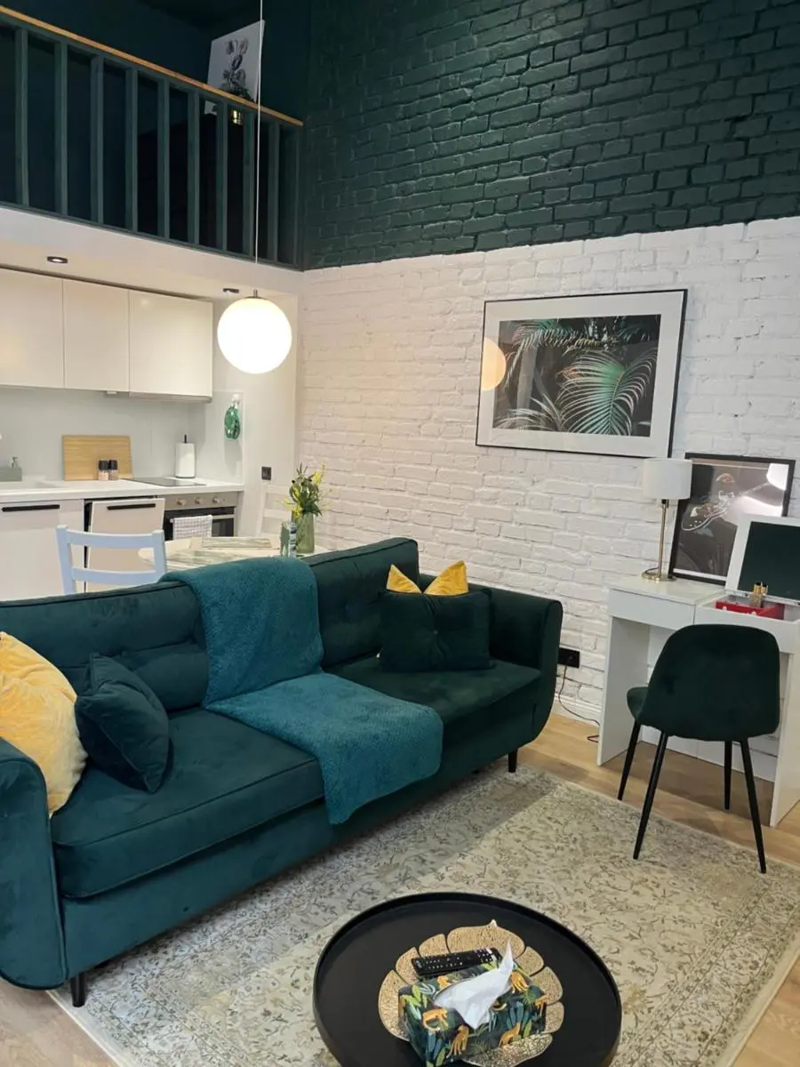 Image 2 of Piotrkowska 37 Green Leaf