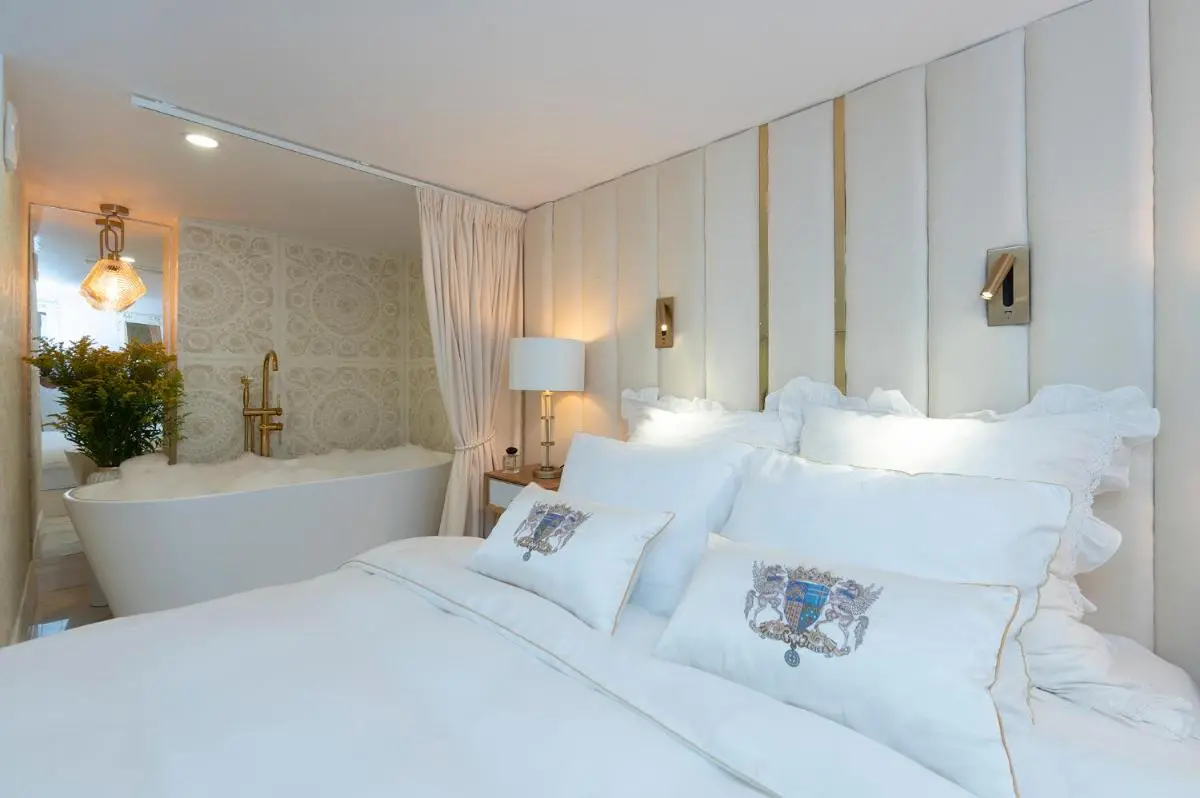 Image 1 of Piotrkowska 37 – Romantyczna Przystań dla Dwojga