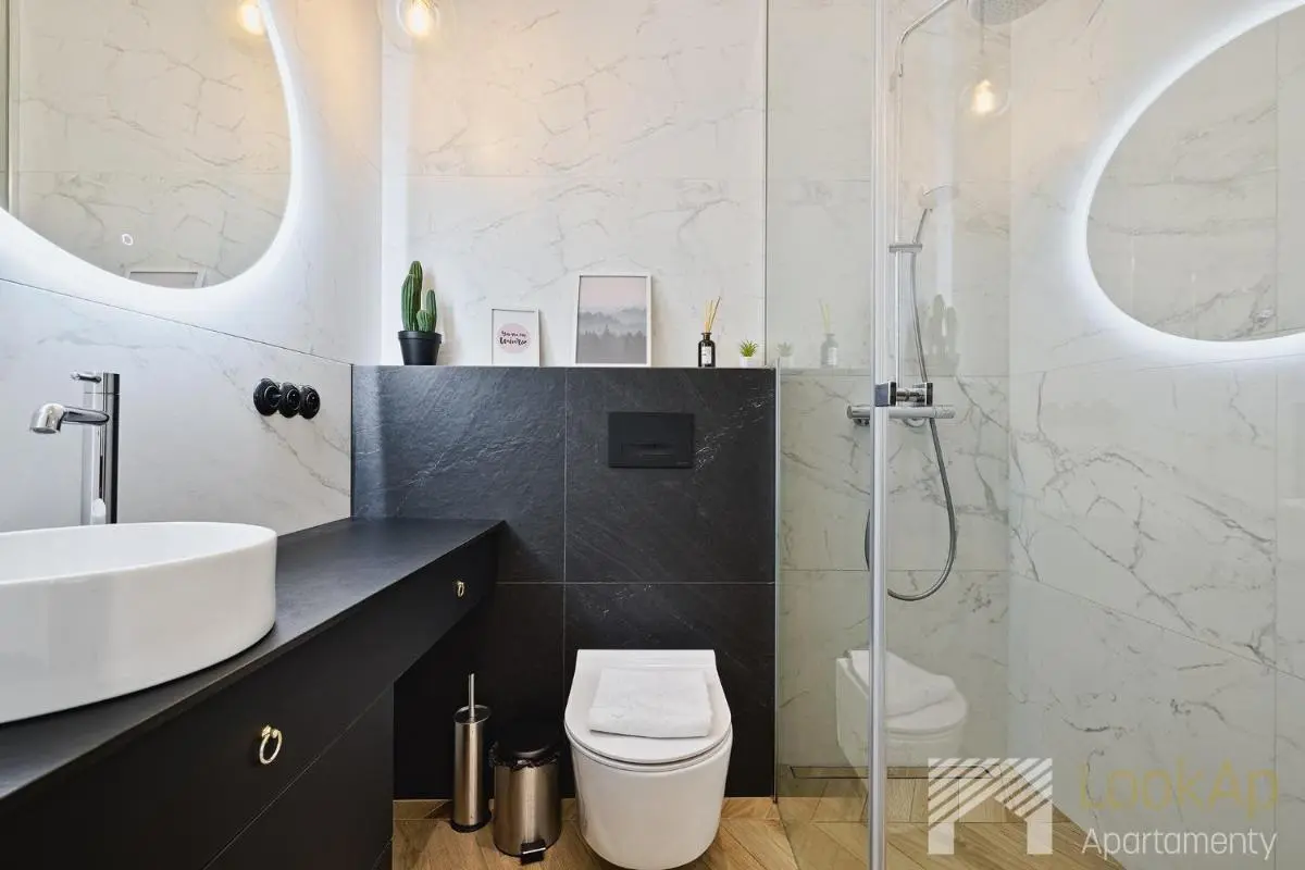 Image 2 of Piotrkowska Glamour by LookAp