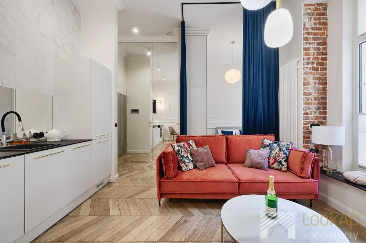 Image 3 of Piotrkowska Glamour by LookAp