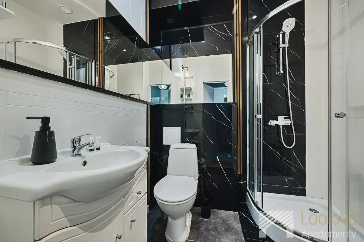 Image 2 of Piotrkowska pasaż Schillera by LookAp