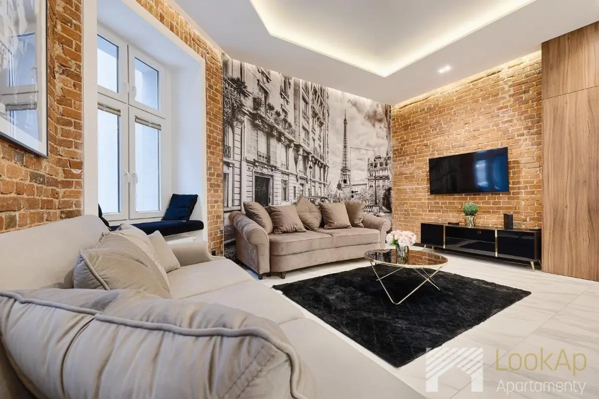 Image 4 of Premium Glamour by LookAp