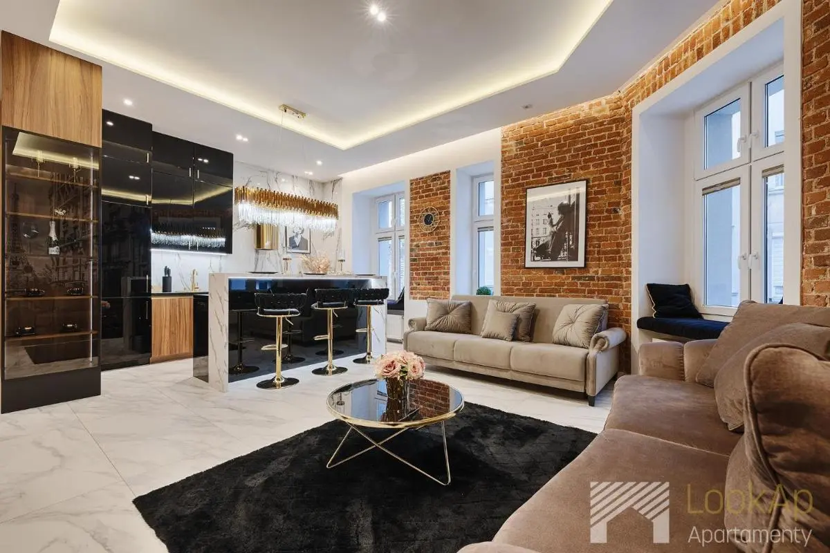 Image 3 of Premium Glamour by LookAp