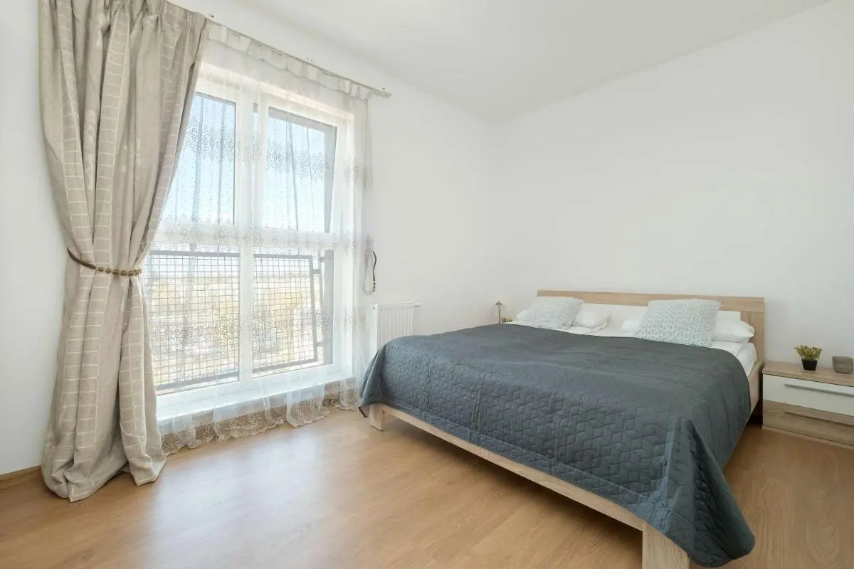 Image 2 of Przestronnne & Jasne Apartamenty Praca Zdalna i Doskonała Lokalizacja w Łodzi by Noclegi Renters