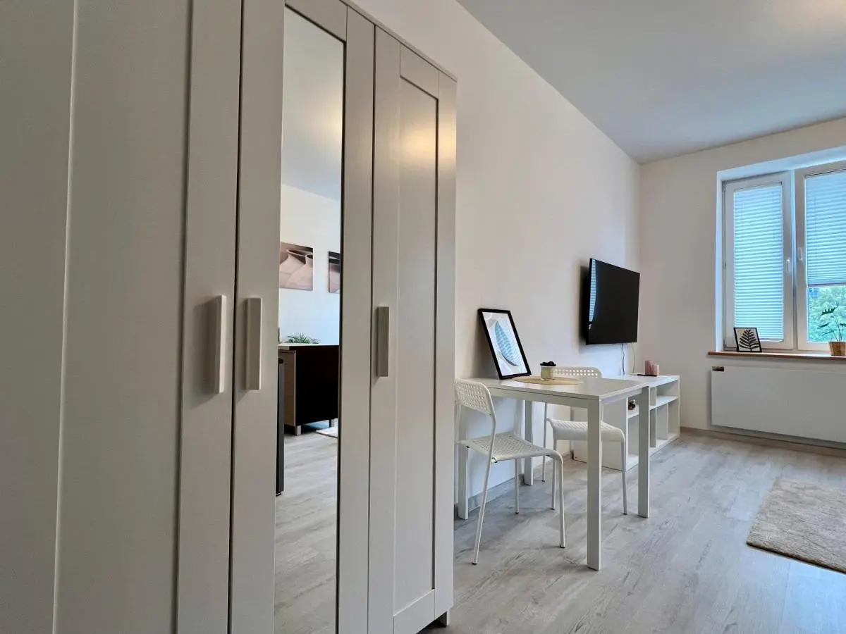 Image 2 of Przytulna kawalerka Rzg 5