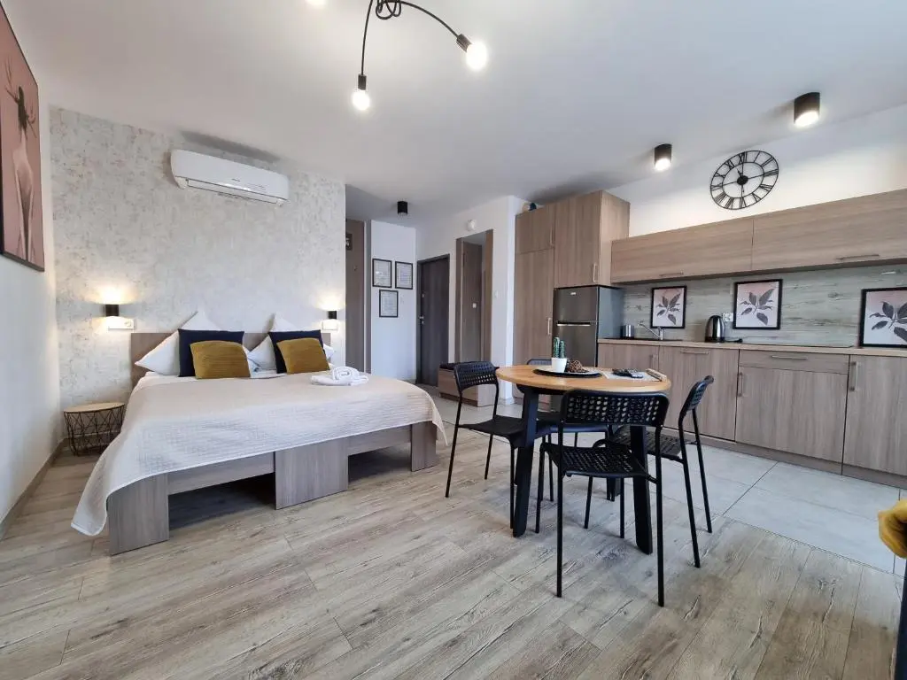 Image of Q Apart AMBER – klimatyzowane STUDIO przy Manufakturze z garażem Gratis, FV