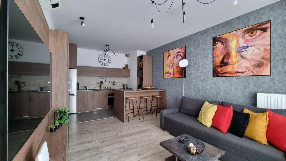 Image 1 of Q Apart Gold- 3 pokojowy klimatyzowany apartament przy Manufakturze z garażem Gratis, FV