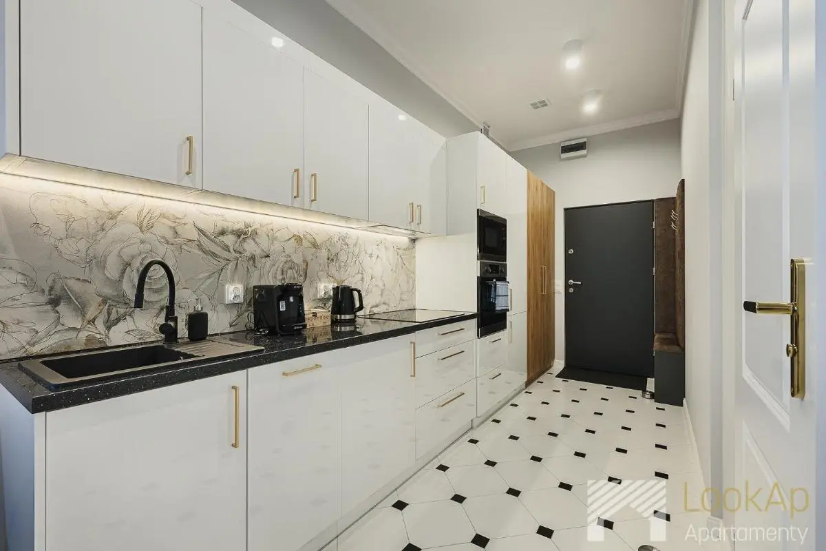 Image 3 of Radwańska Gold by LookAp