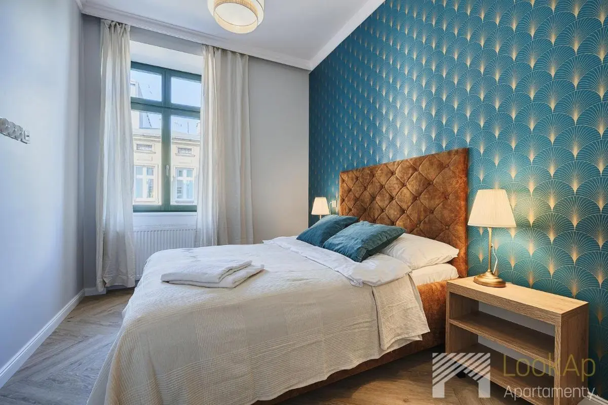 Image 1 of Radwańska Gold by LookAp