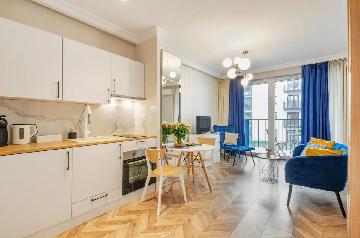 Image 3 of SKY Home- Blue Apartament 2 -Manufaktura, Bezpłatny Parking, Klima, Dostęp na Kod