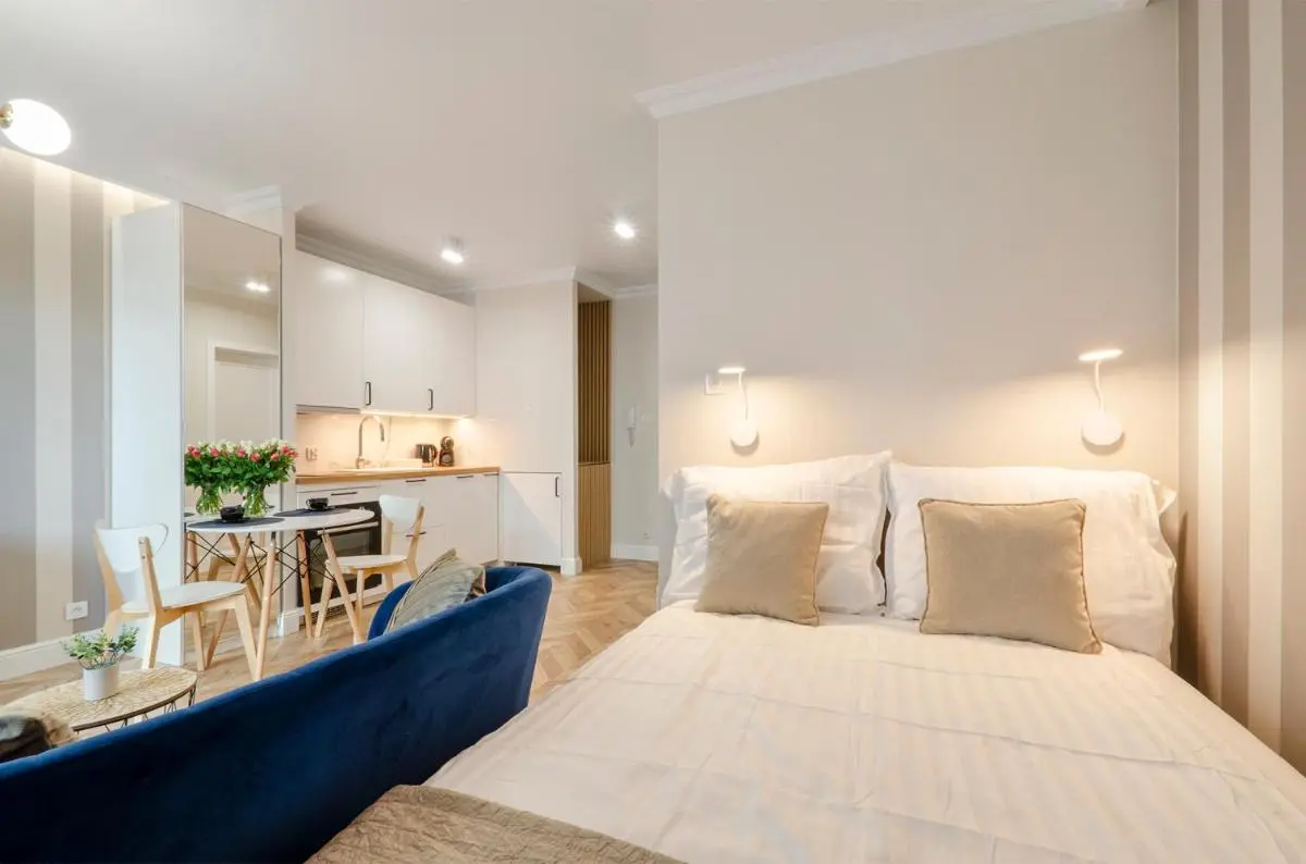 Image 1 of SKY Home- Blue Apartament -Manufaktura, Bezpłatny Parking, Klima, Dostęp na KOD