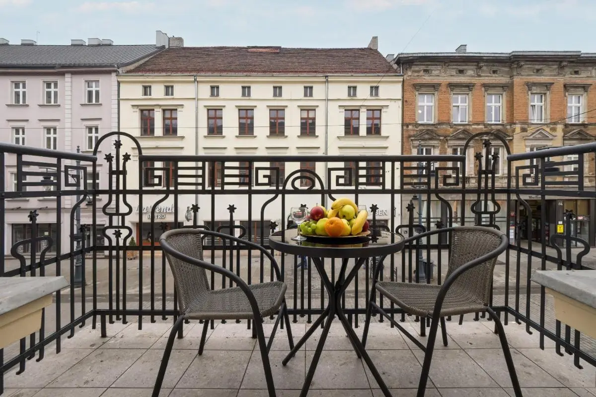 Image 3 of Sage Green Apartment Piotrkowska in Łódź by Noclegi Renters