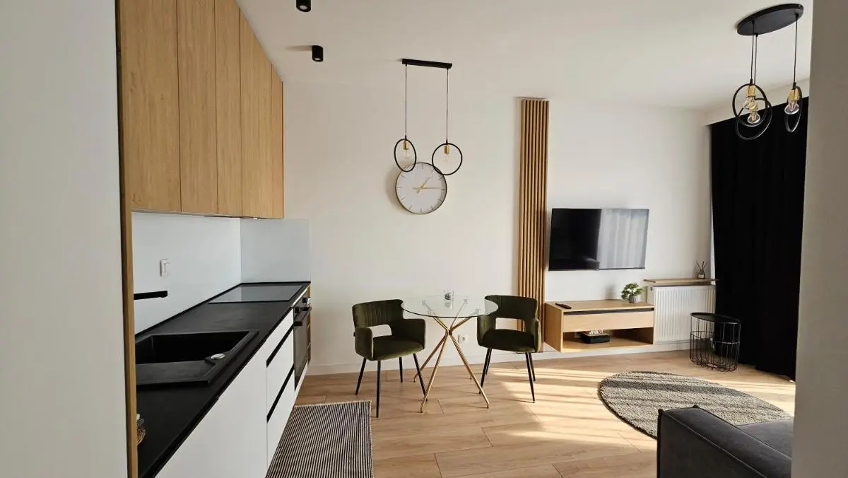 Image 3 of Sky Apart W21 Atlas Arena