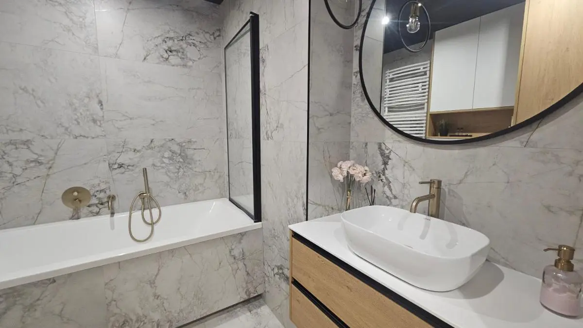 Image 2 of Sky Apart W21 Atlas Arena