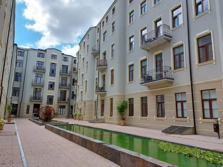 Image 4 of Słoneczna klimatyzowana kawalerka w sercu miasta – Piotrkowska 37