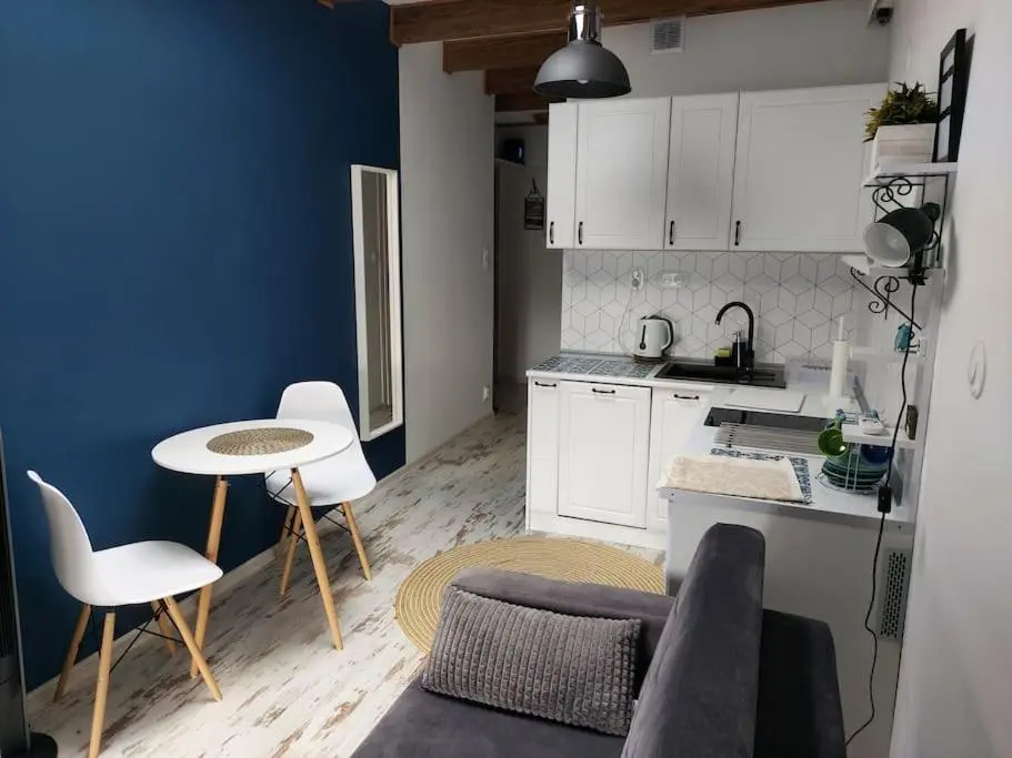 Image 5 of Słoneczna klimatyzowana kawalerka w sercu miasta – Piotrkowska 37