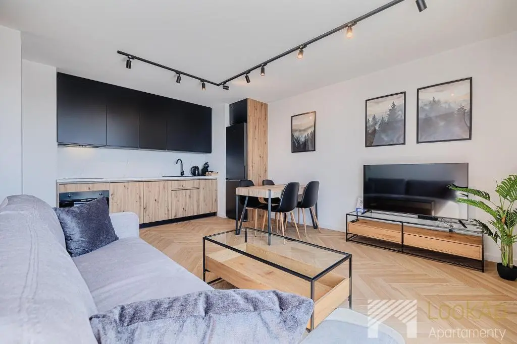 Image of Slovianka Sky View by LookAp parking, Jacuzzi, basen – sauna i strefa cooworkingowa wyłączone z użytku do połowy września