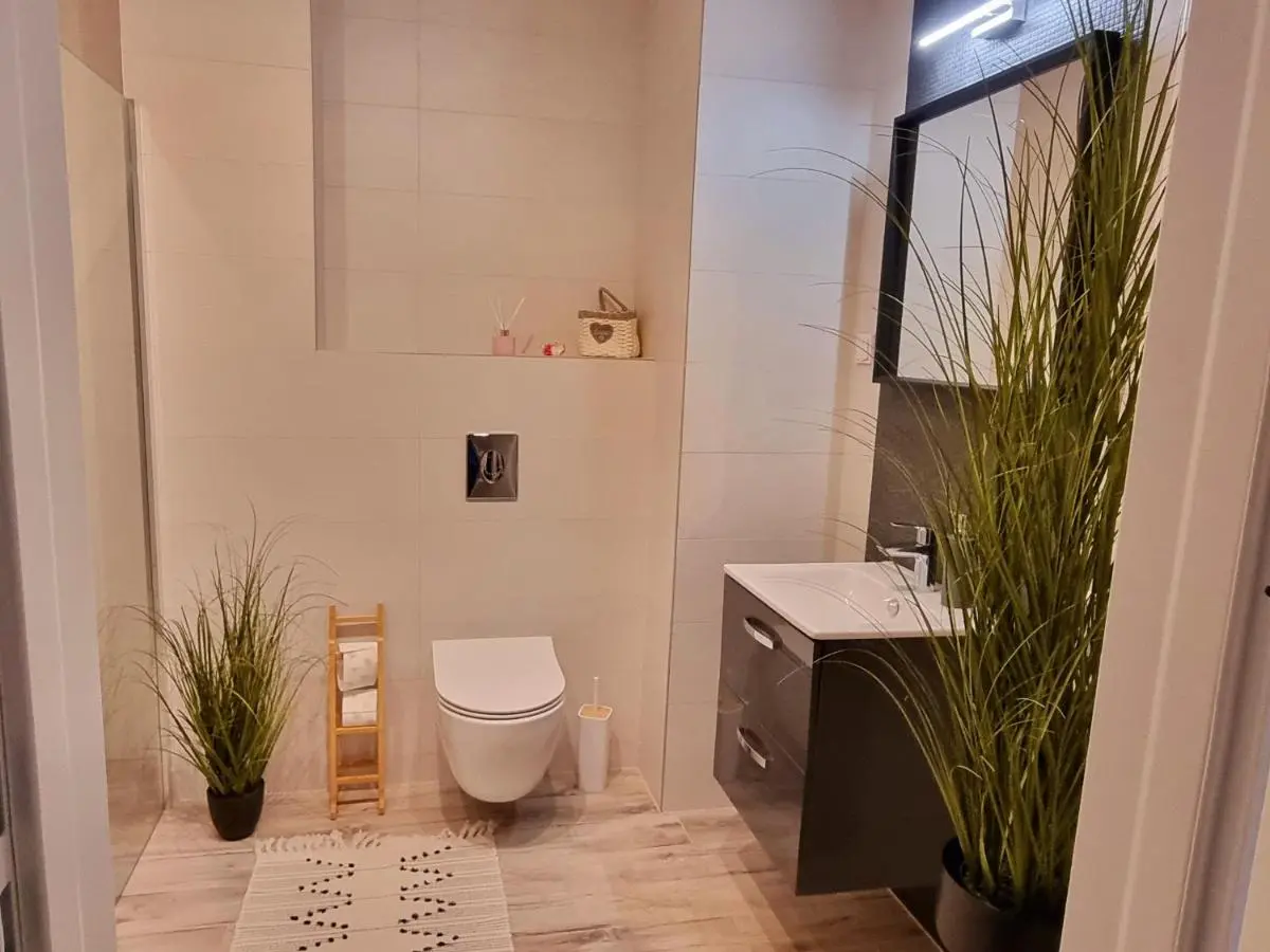 Image 1 of Srebrna Ostoja 66-Atlas Arena, Manufaktura, Zoo, PRYWATNY PARKING