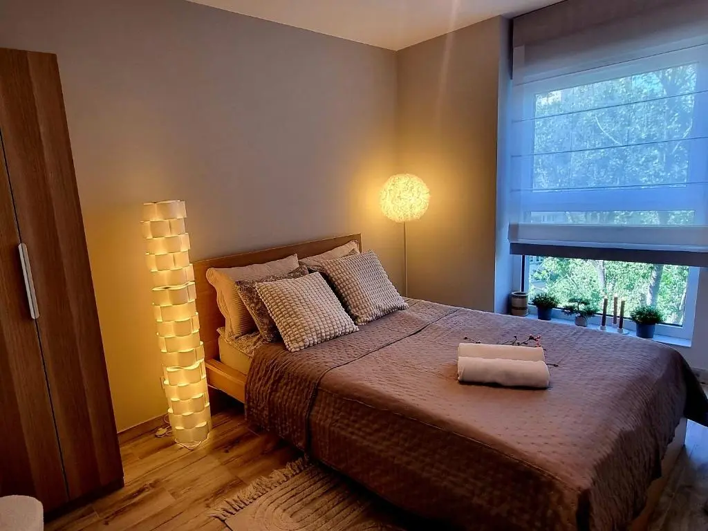 Image of Srebrna Ostoja 66-Atlas Arena, Manufaktura, Zoo, PRYWATNY PARKING