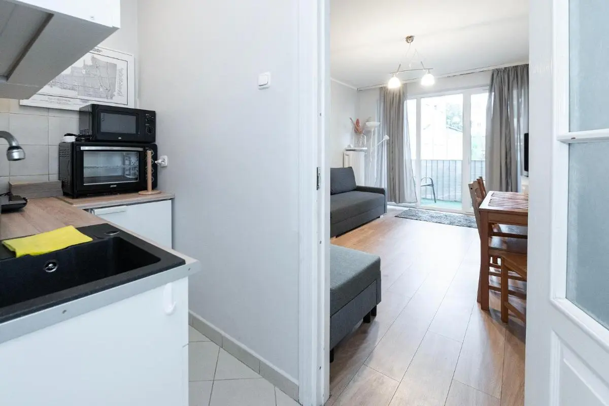 Image 2 of Studio in City Centre Free Parking