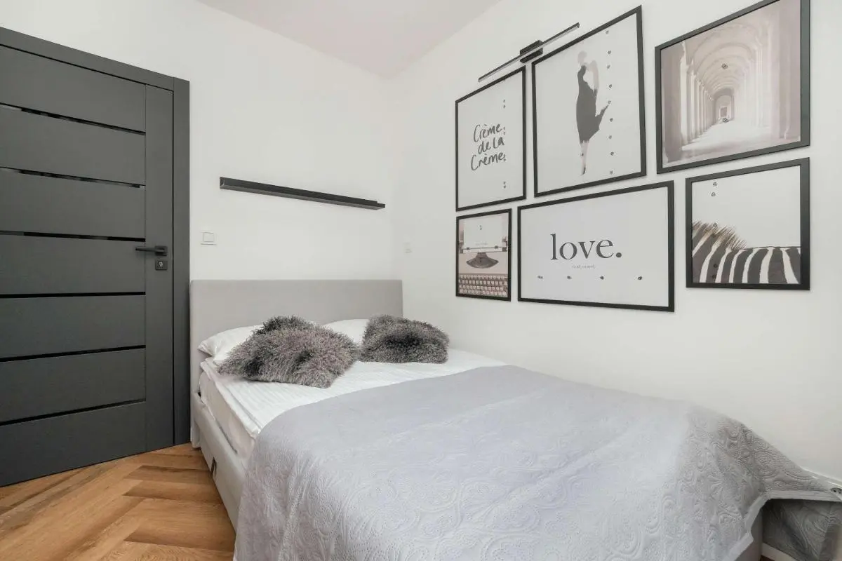 Image 1 of Stylish Apartment with Air Condtioning Łódź by Renters Prestige