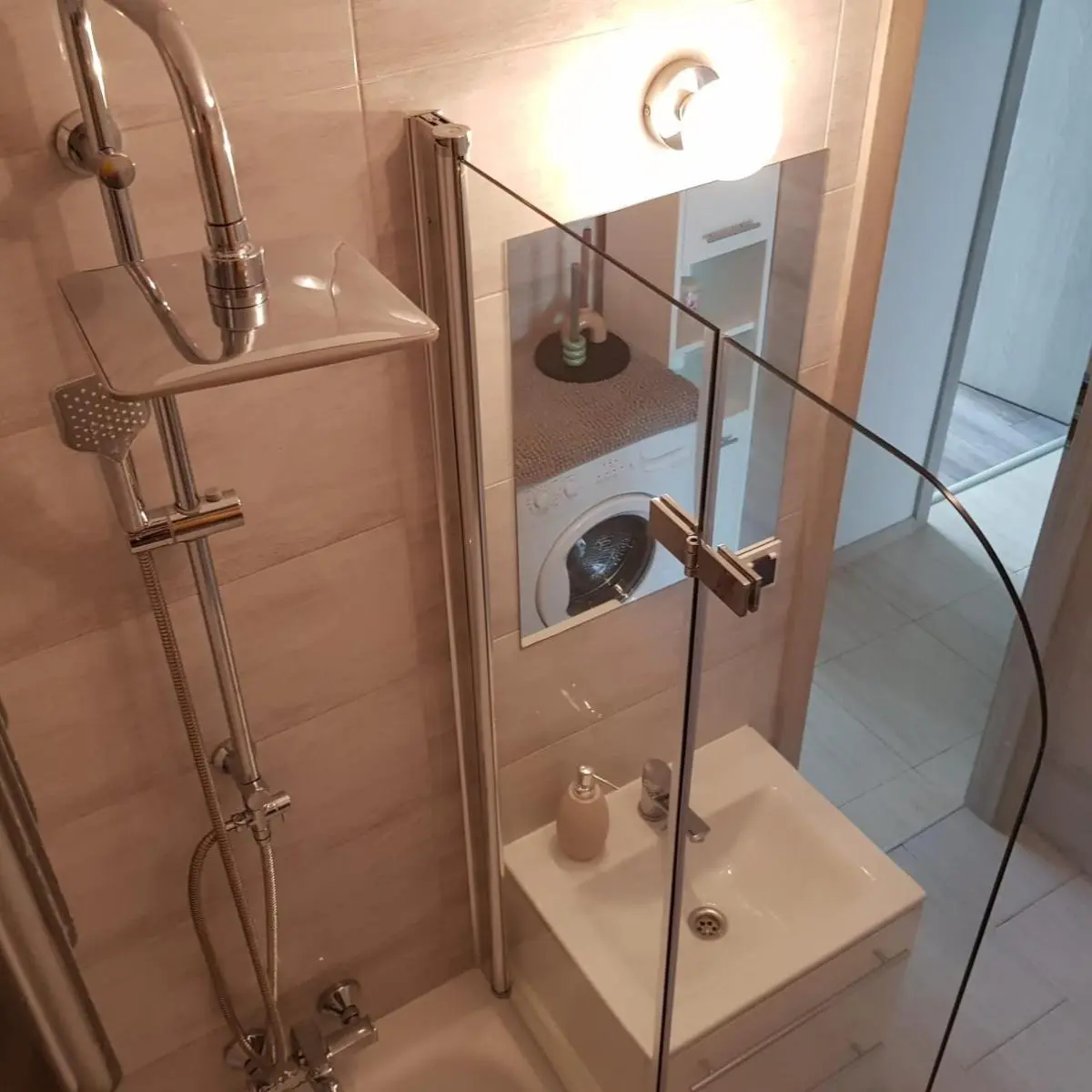 Image 5 of Sunny Boat Apartment