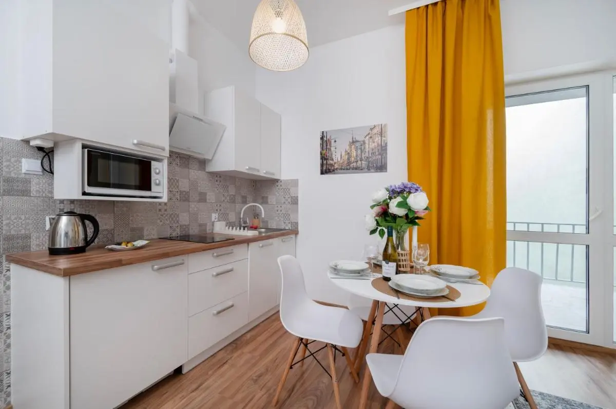 Image 1 of Sunshine Studio Wólczańska 53 – by Rentujemy