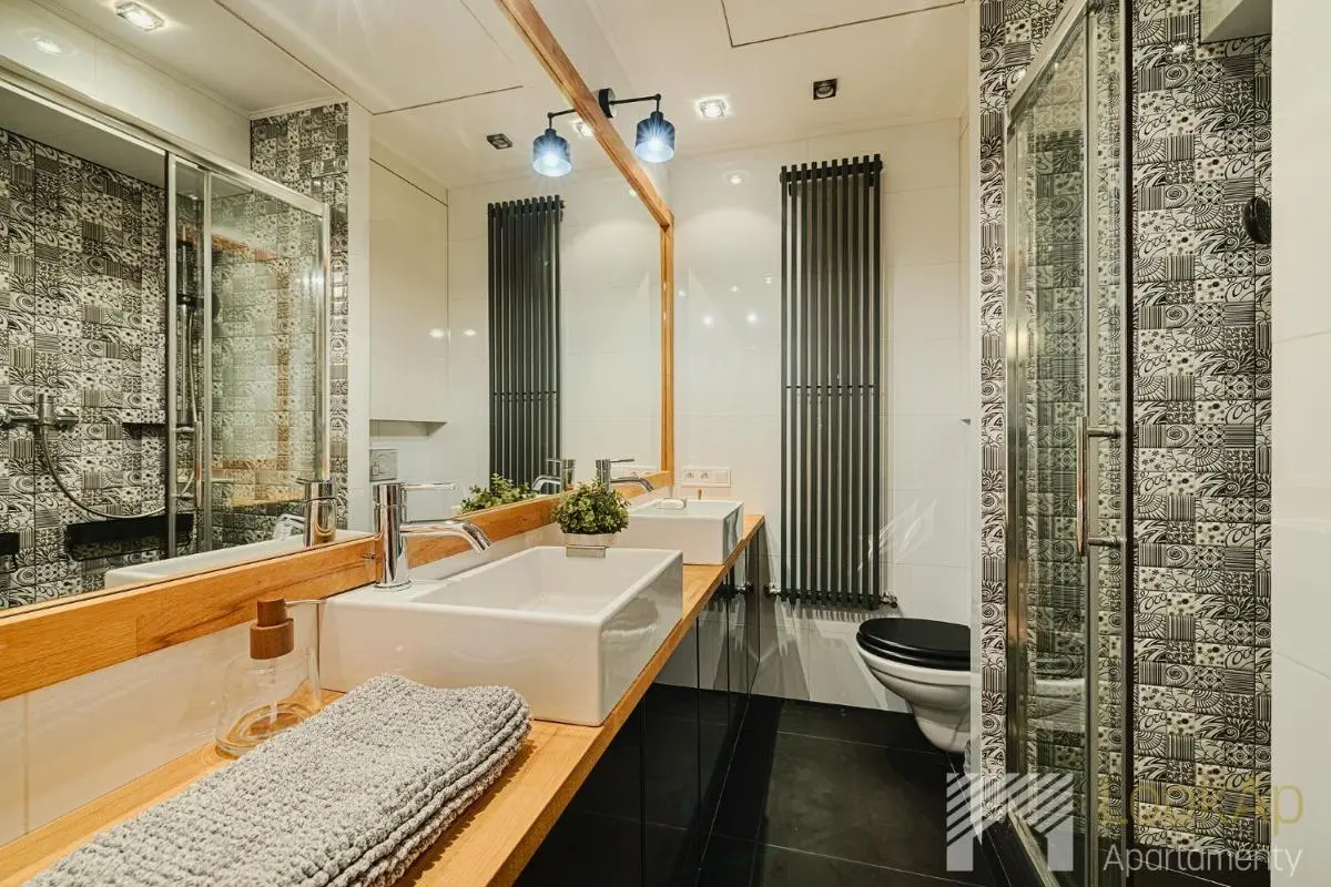 Image 2 of Targowa Black by LookAp – Parking gratis