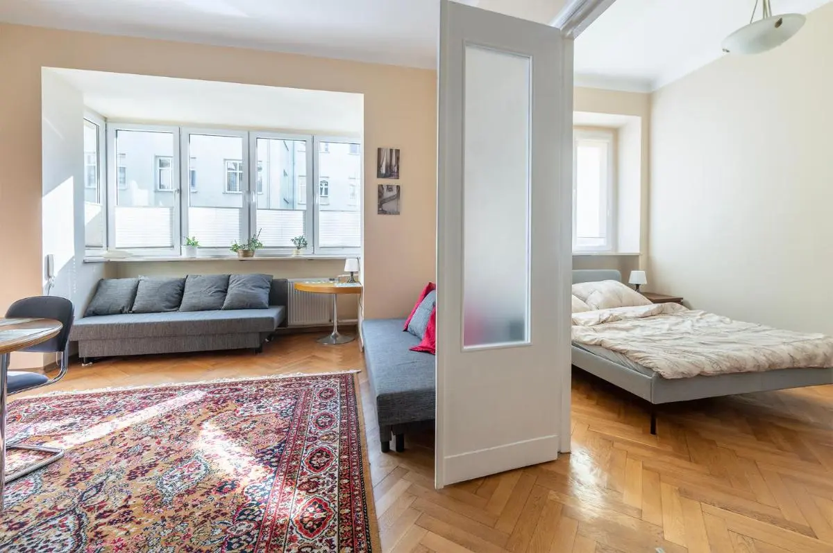 Image 1 of The Essence of Lodz (3) 15ppl Free Parking