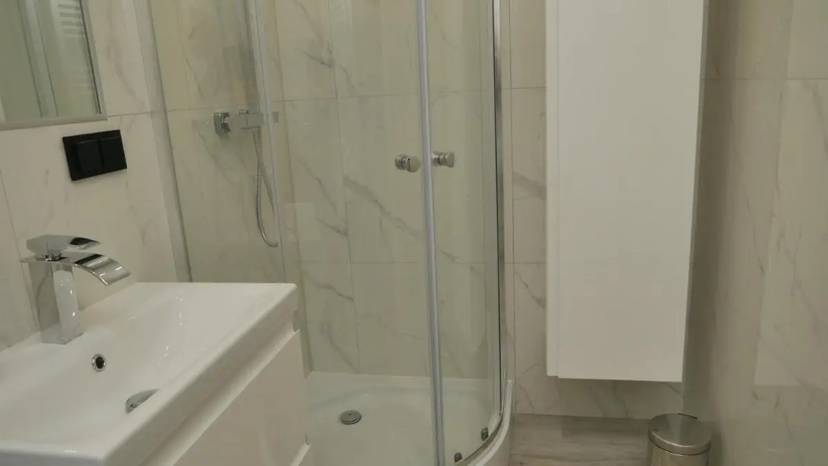 Image 2 of White Centre