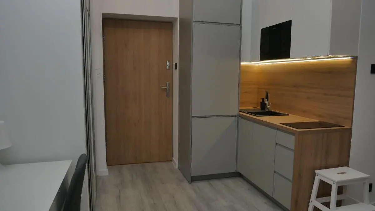 Image 6 of White Centre