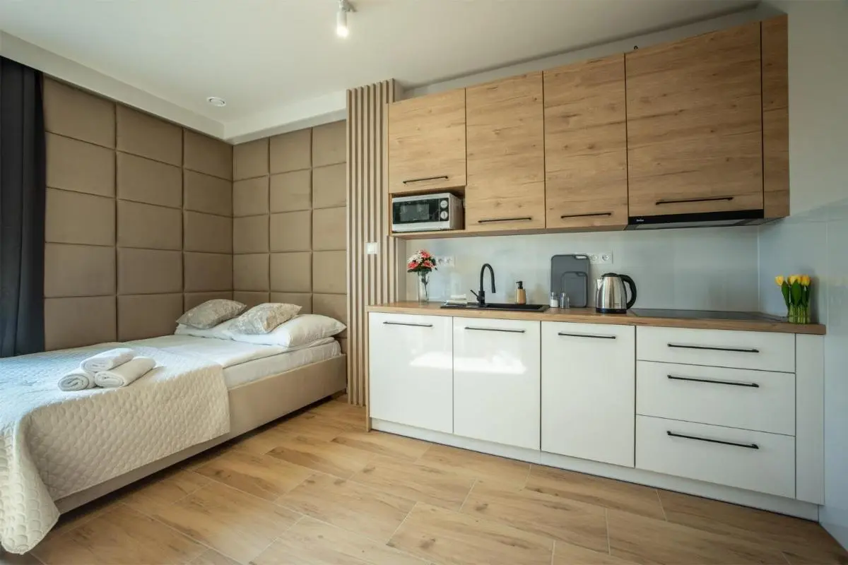 Image 5 of WiguryTower Garden 209′