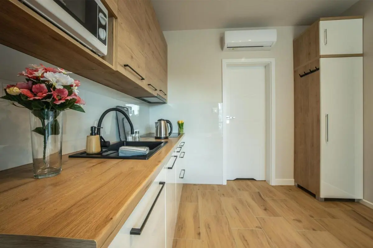 Image 4 of WiguryTower Garden 209′