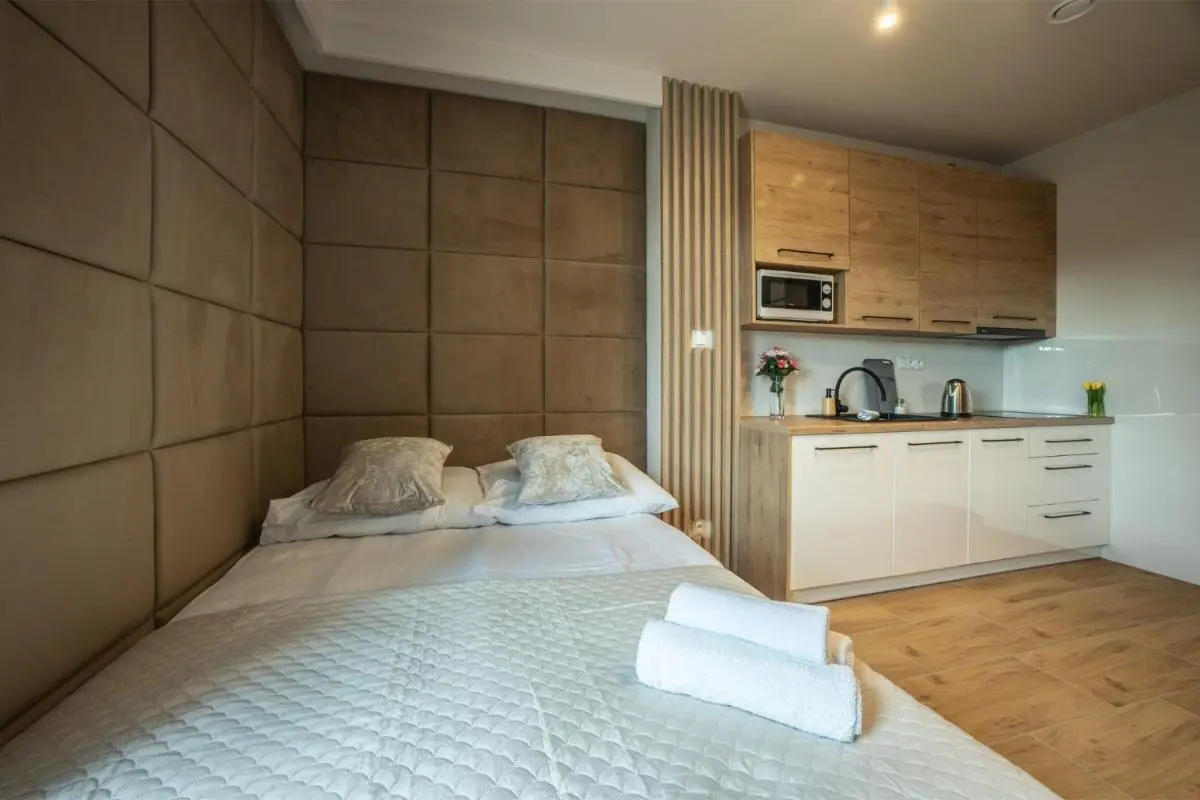 Image 6 of WiguryTower Garden 209′