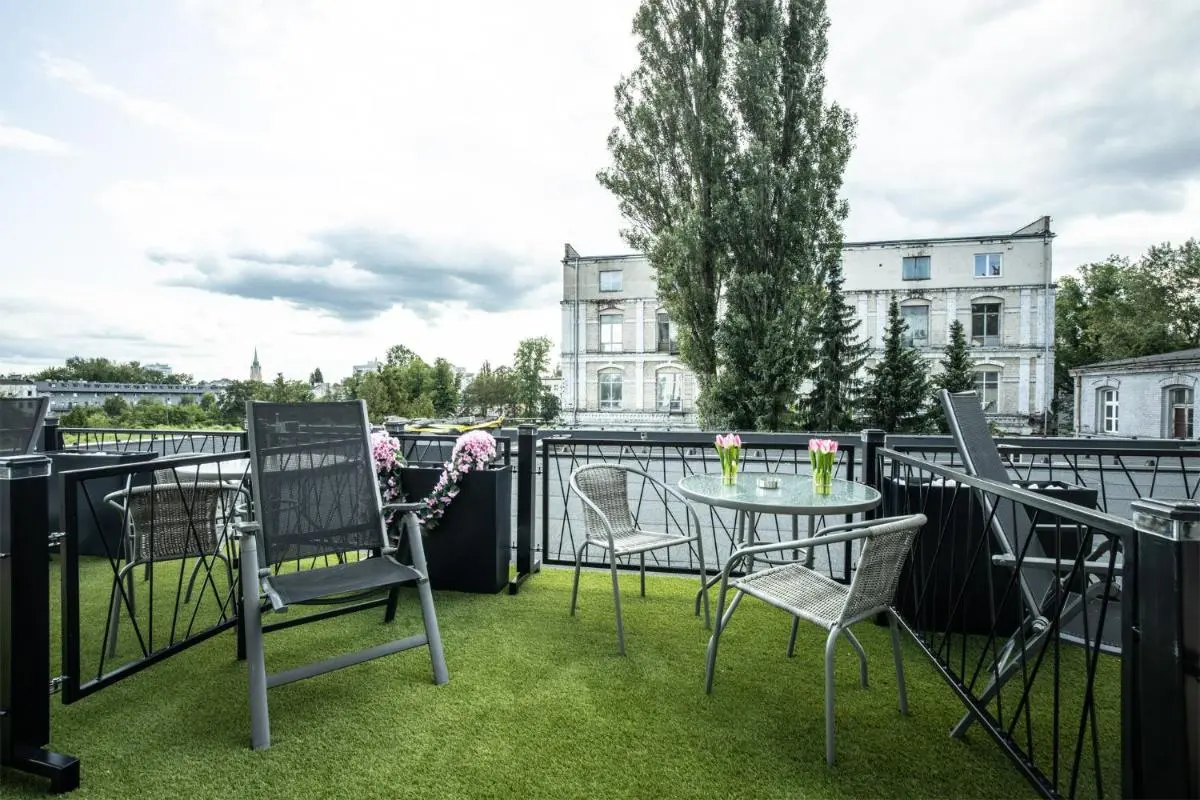 Image 1 of WiguryTower Garden 209′