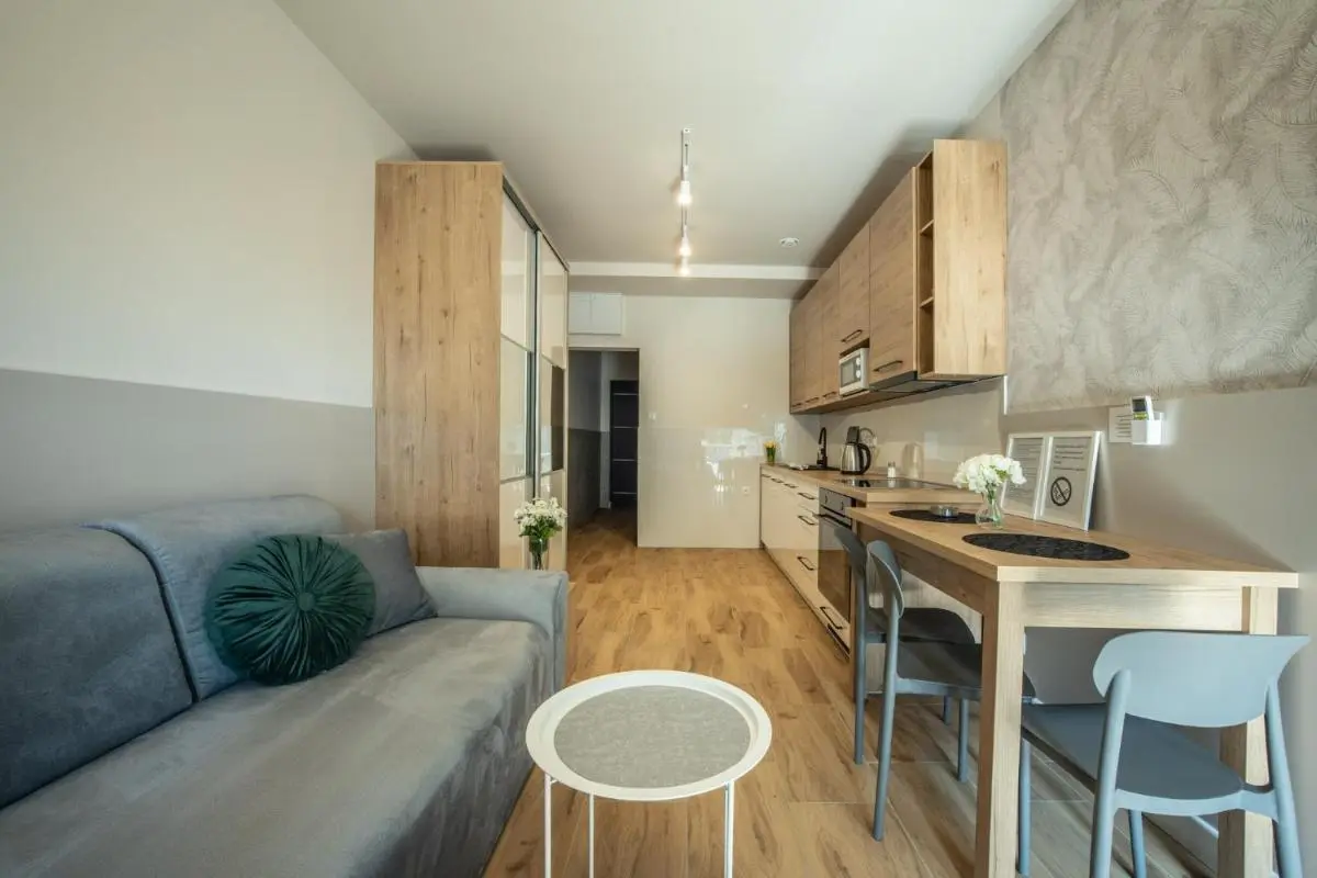 Image 4 of WiguryTower Garden 211′