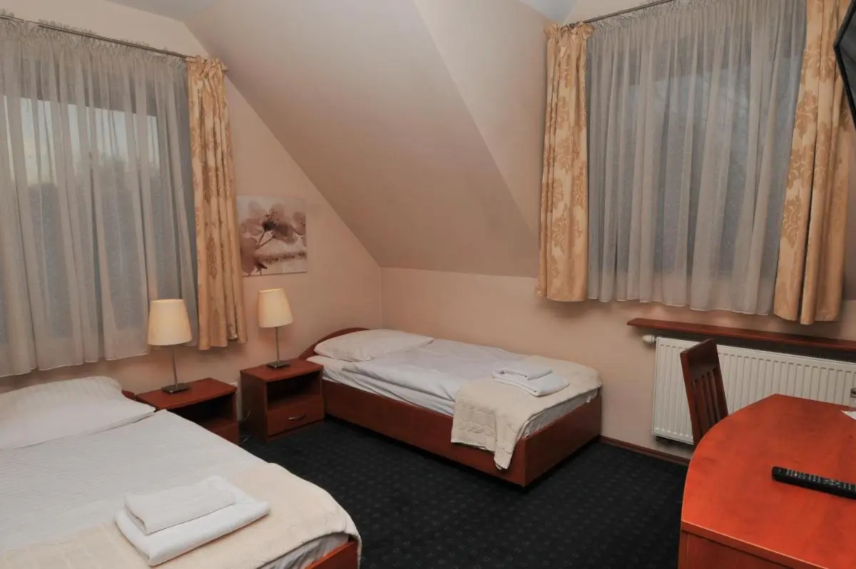 Image 1 of Willa Pory Roku