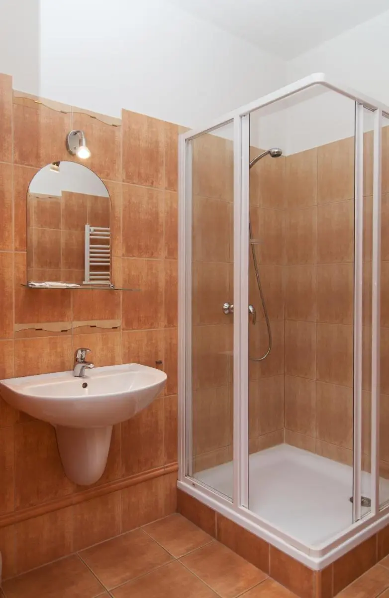 Image 3 of Willa Pory Roku