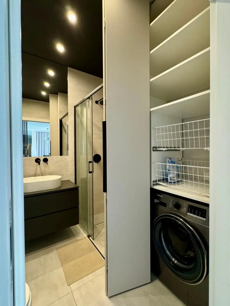 Image 4 of Wings&Dreams Apartments – Atlas Arena, ZOO, lotnisko, parking, winda, balkon