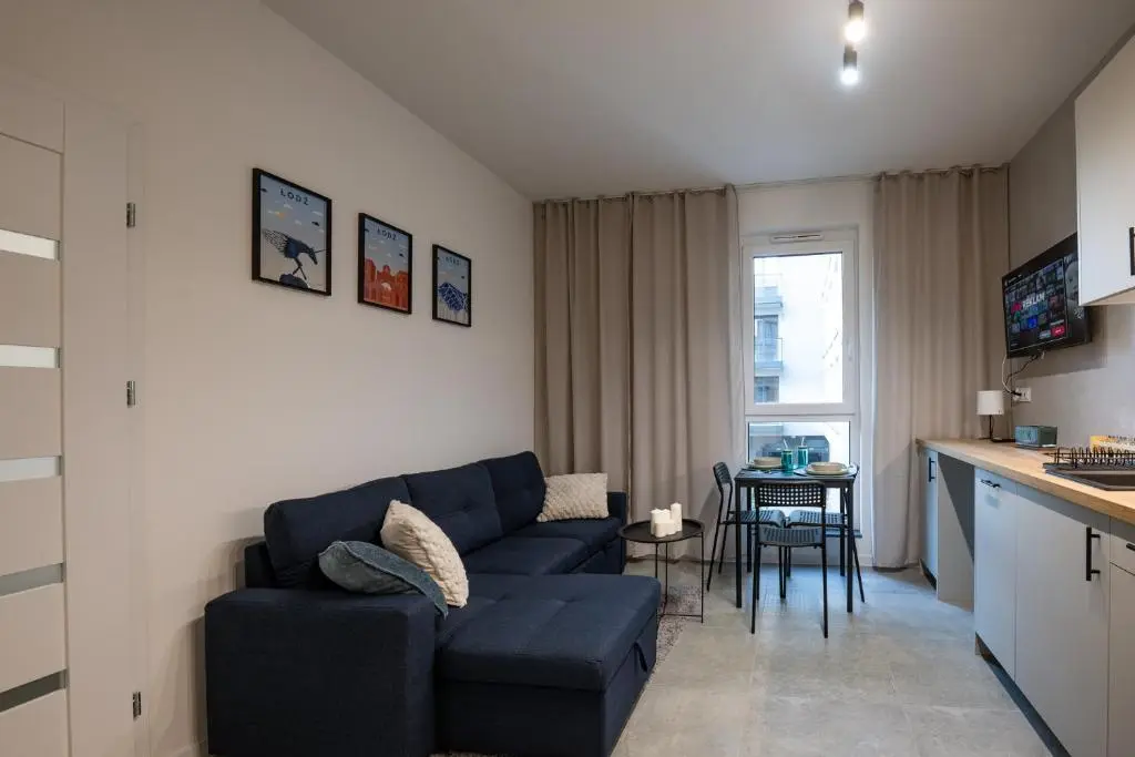 Image of Work & Rest Apartment by Fengshui4u, cowroking, siłownia, nowy budynek, dostęp na kod