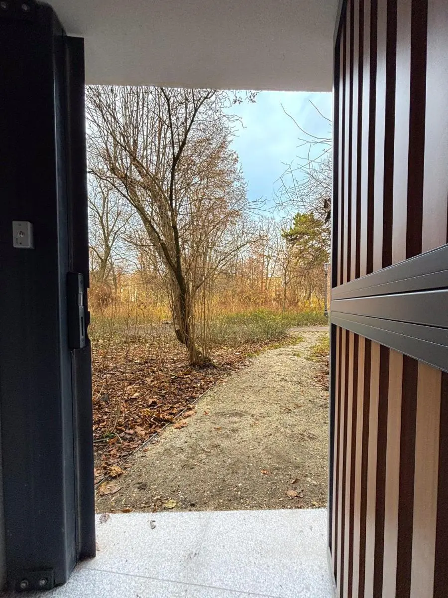 Image 3 of Yoga Zen, apartament z tarasem i widokiem na park