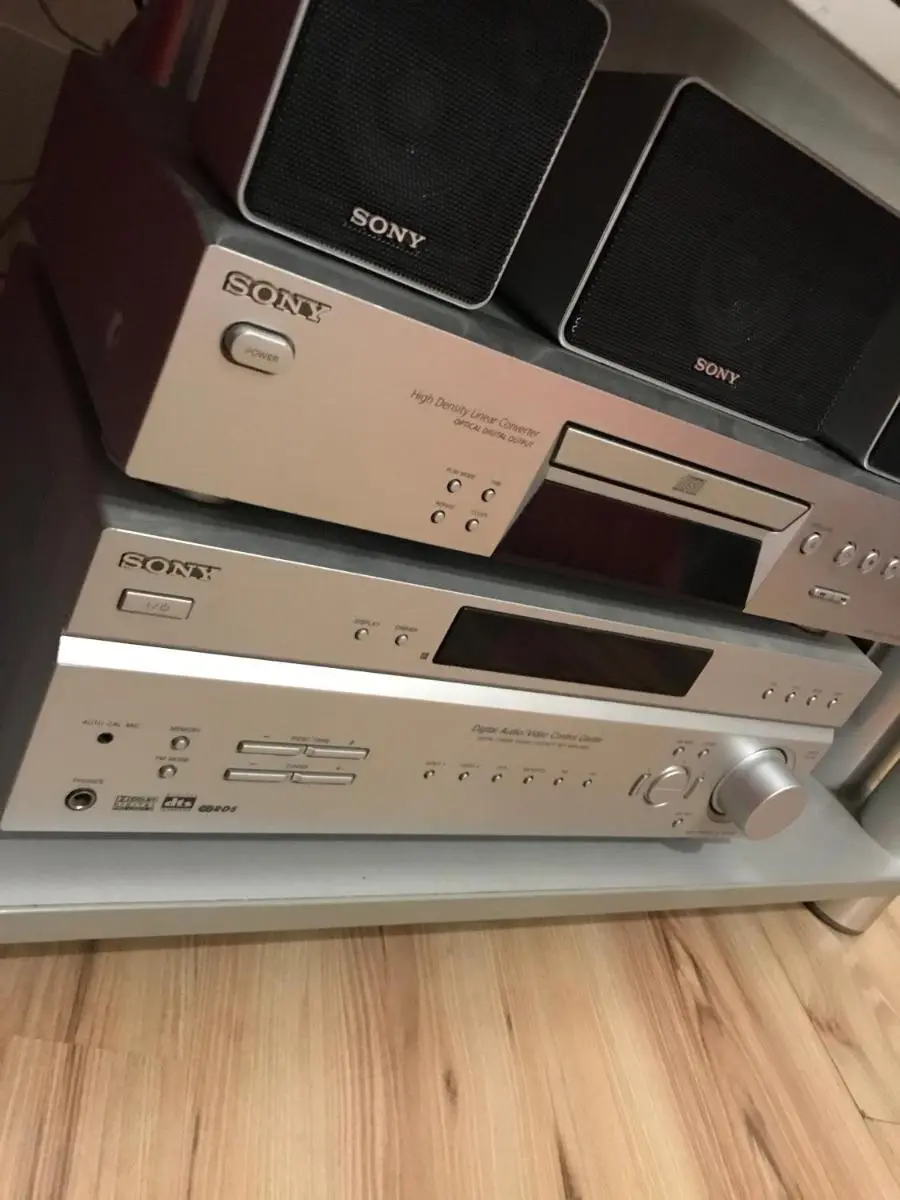 Image 3 of studio red and white