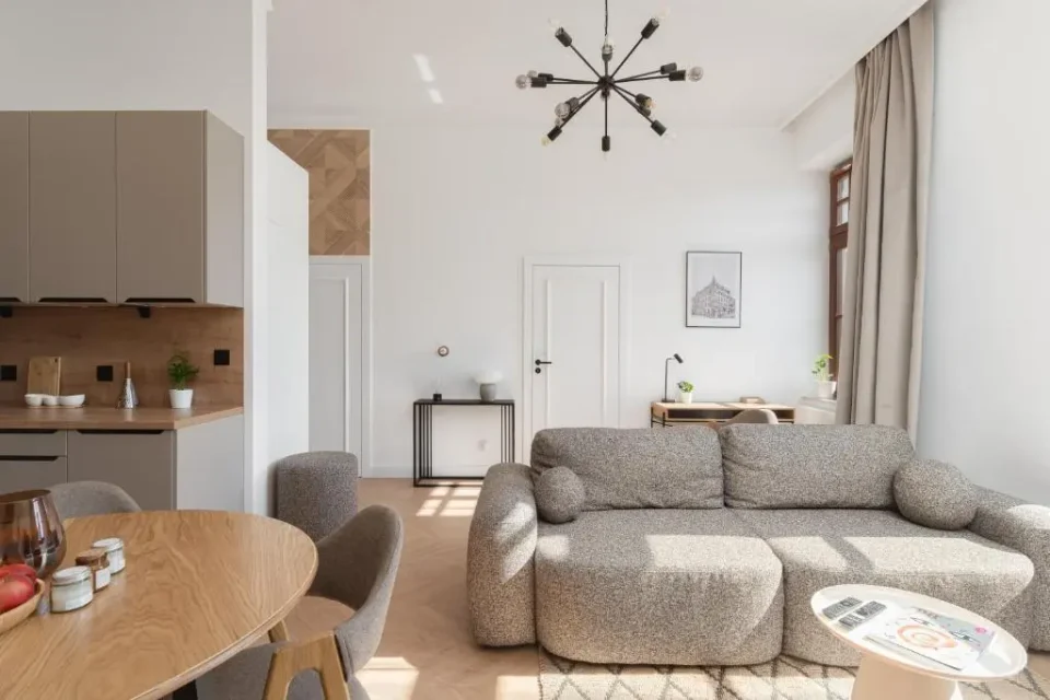 Retro Design Spot close to Off-Piotrkowska