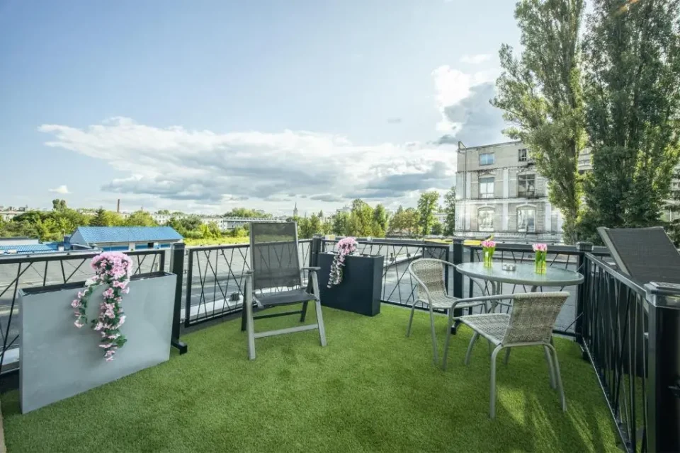 WiguryTower Garden 208′